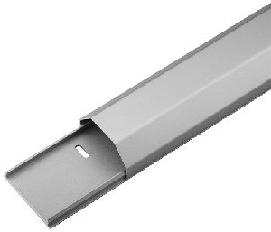 Goobay 90668 Halbrunder Aluminium-Kabelkanal, Silber - Montagematerial im Lieferumfang der Kabelführ