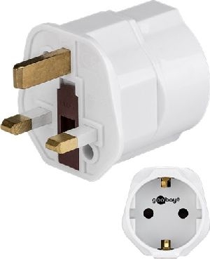 Goobay 45353 Reiseadapter Europa auf UK, weiß VPE Retail Polybag Mindestbestellmenge 1