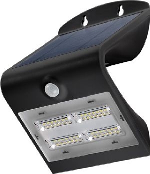 Goobay 45807 LED-Solar-Wandleuchte mit Bewegungsmelder, 3,2 W, schwarz VPE Retail Box Mindestbestellmenge 1